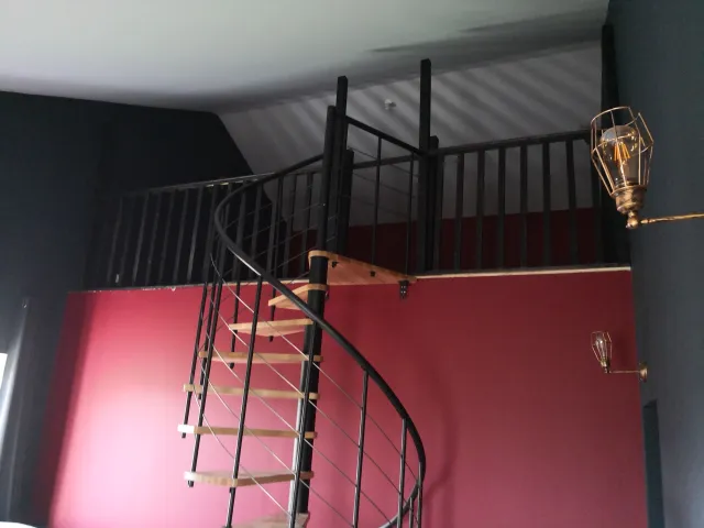 Nid Des Dépravations en travaux à l'Antre Des Vices, vos gites BDSM et donjons BDSM proche de Valence en Rhone-Alpes